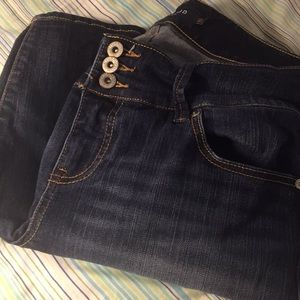 Torrid EUC!! High waisted 3 button skinny jeans
